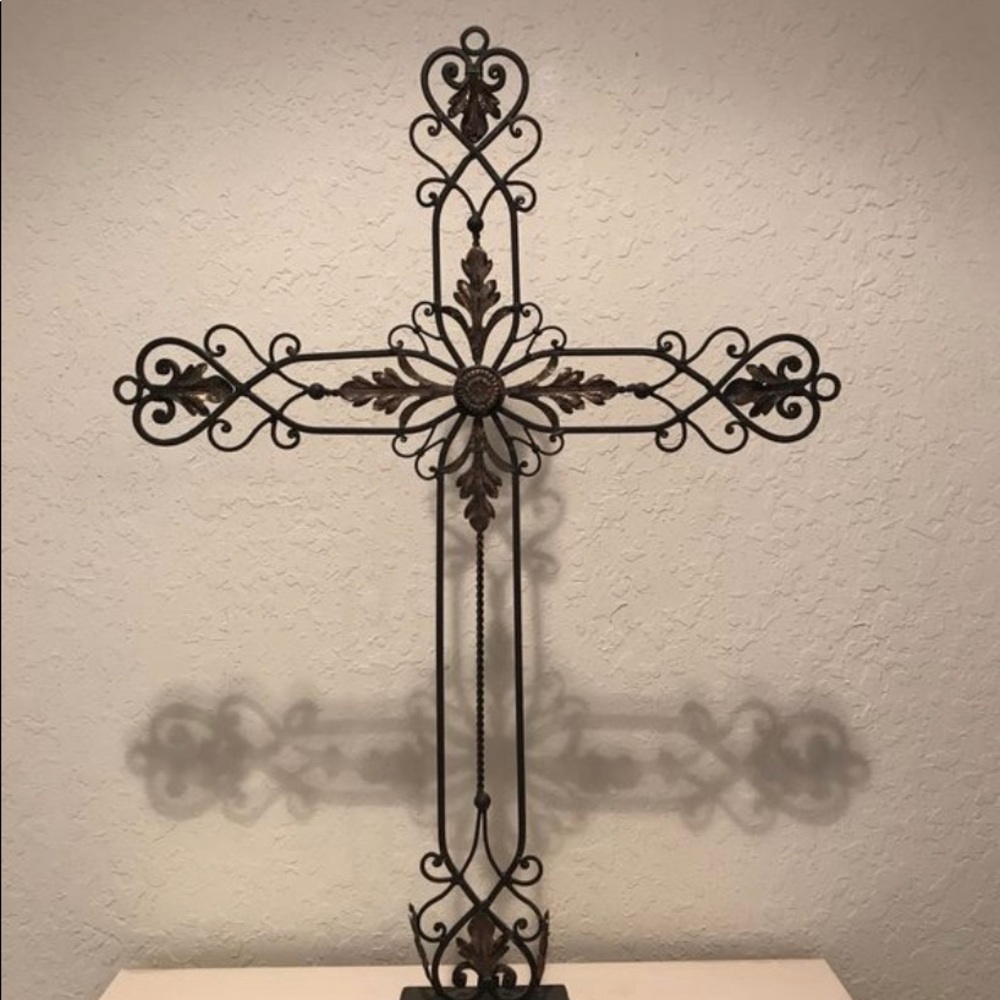Metal Cross w/Stand